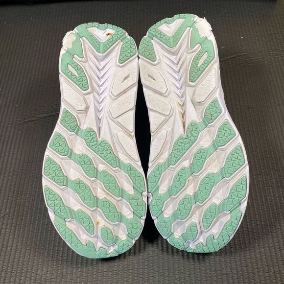 HOKA ONE ONE CLIFTON 8 - Women’s Running Shoes - SIZE 9B - Picture 10 of 11